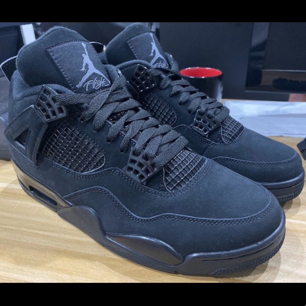 Black Cat 4s